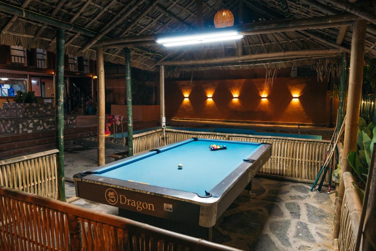 Odyssey Hostel, Tours & Motorbikes Rental Hà Giang Zewnętrze zdjęcie
