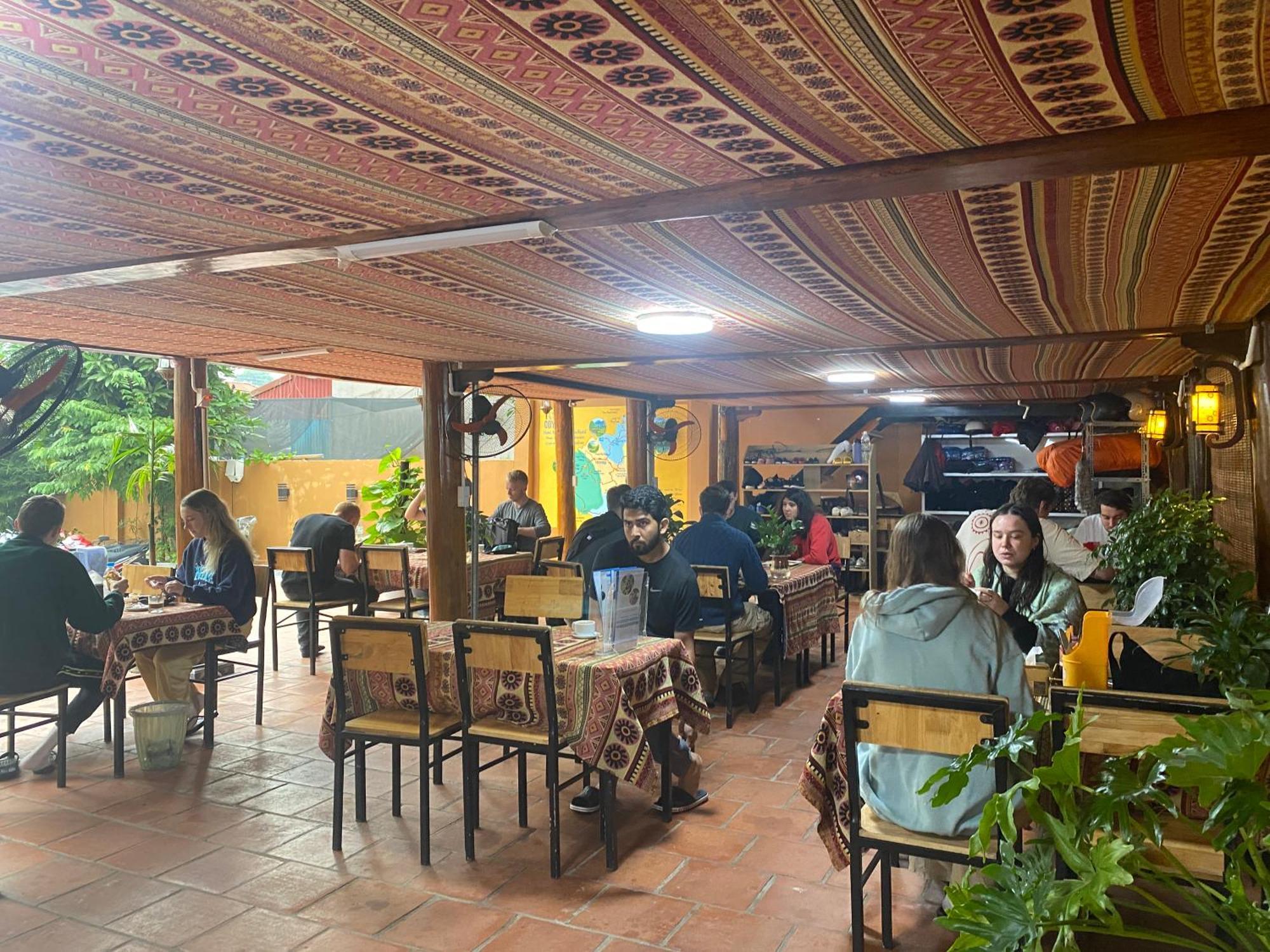 Odyssey Hostel, Tours & Motorbikes Rental Hà Giang Zewnętrze zdjęcie