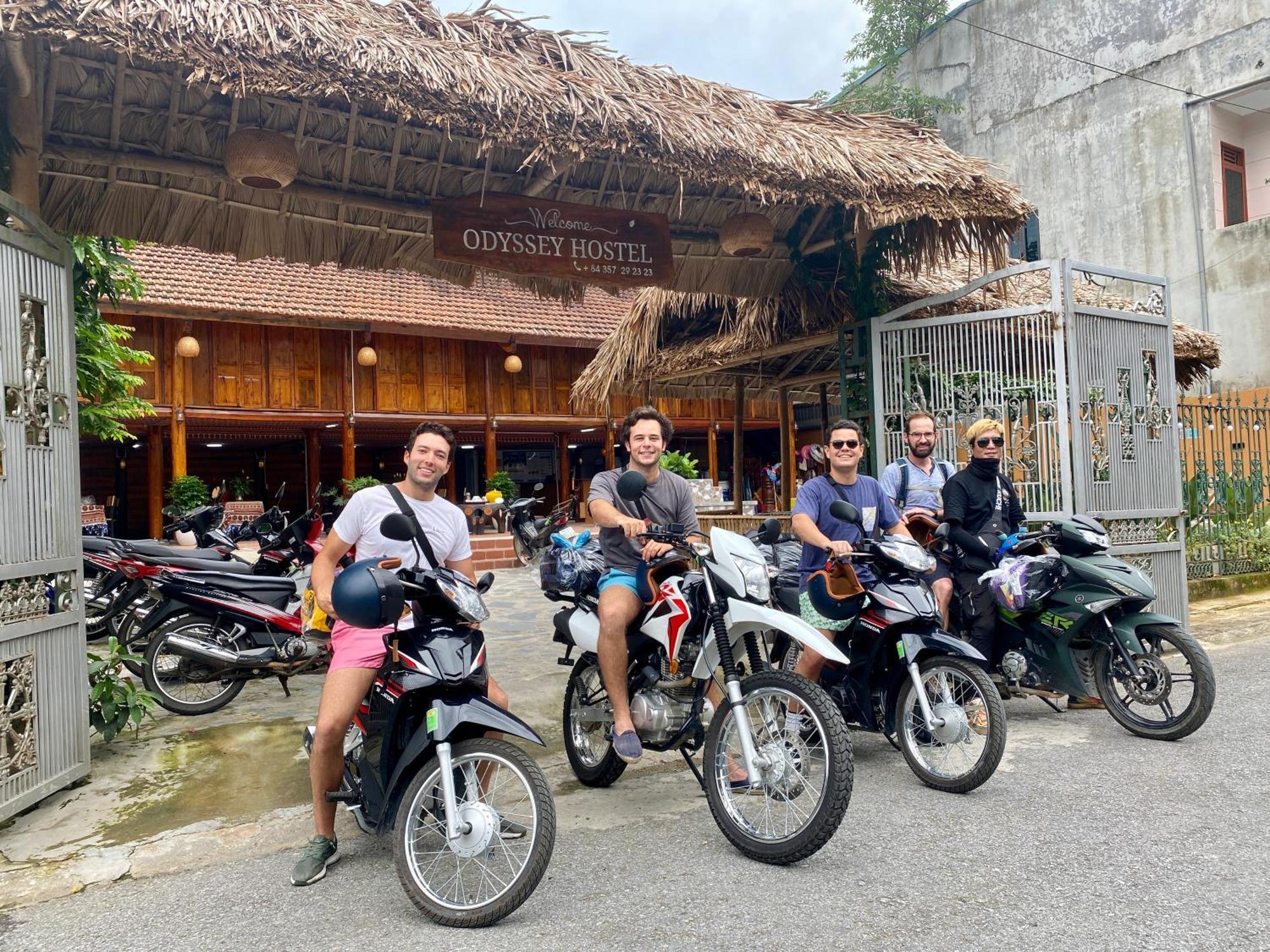 Odyssey Hostel, Tours & Motorbikes Rental Hà Giang Zewnętrze zdjęcie