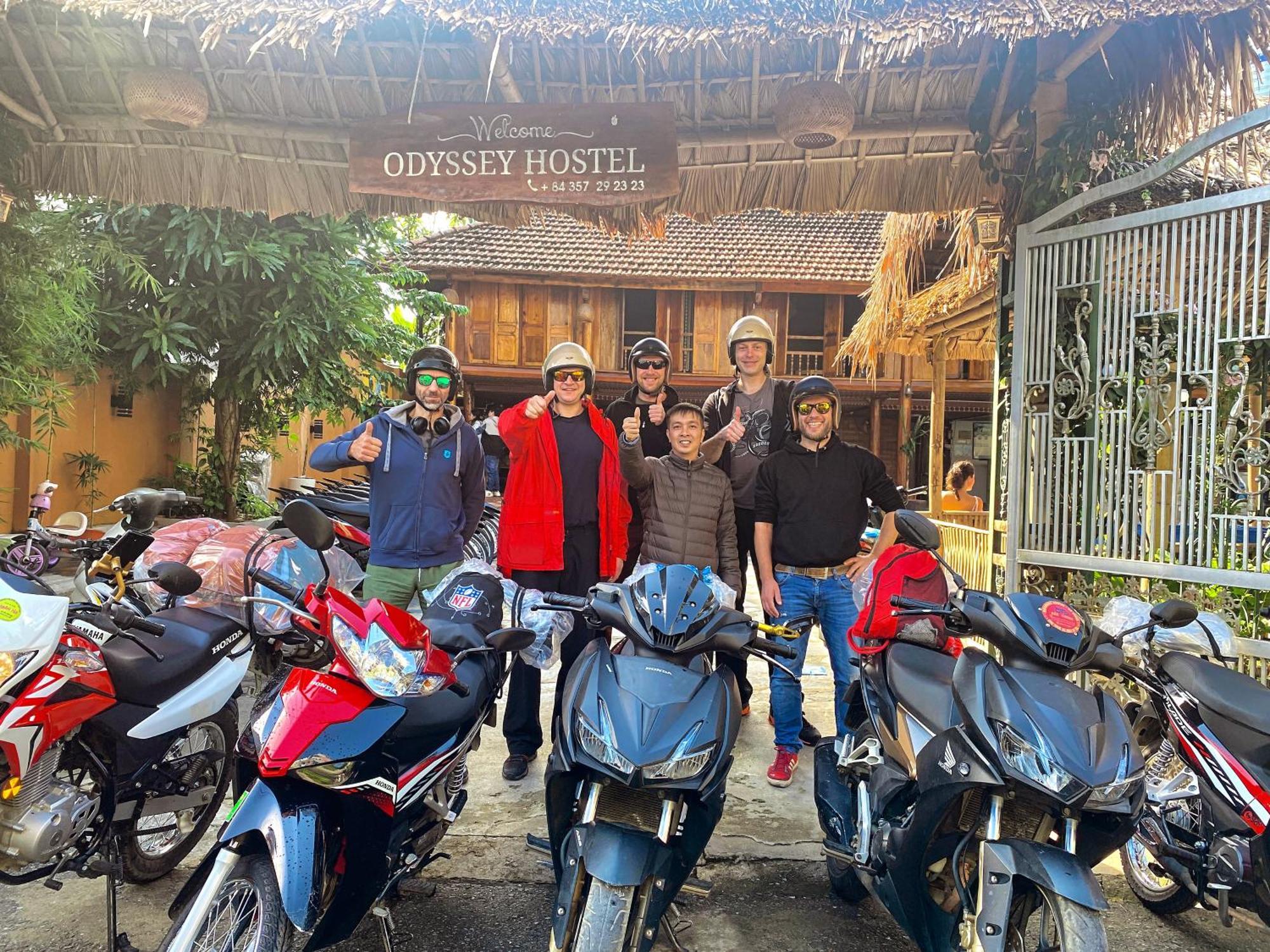 Odyssey Hostel, Tours & Motorbikes Rental Hà Giang Zewnętrze zdjęcie