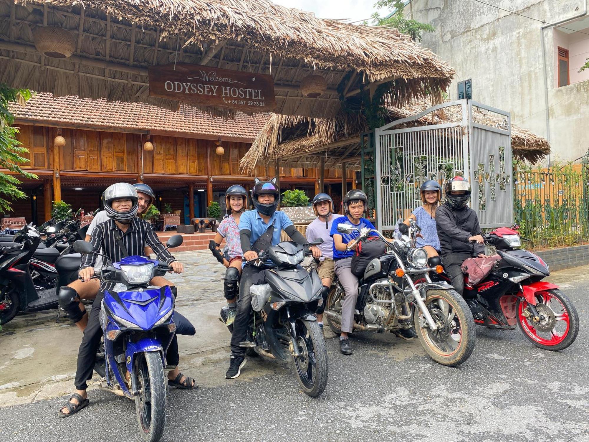 Odyssey Hostel, Tours & Motorbikes Rental Hà Giang Zewnętrze zdjęcie