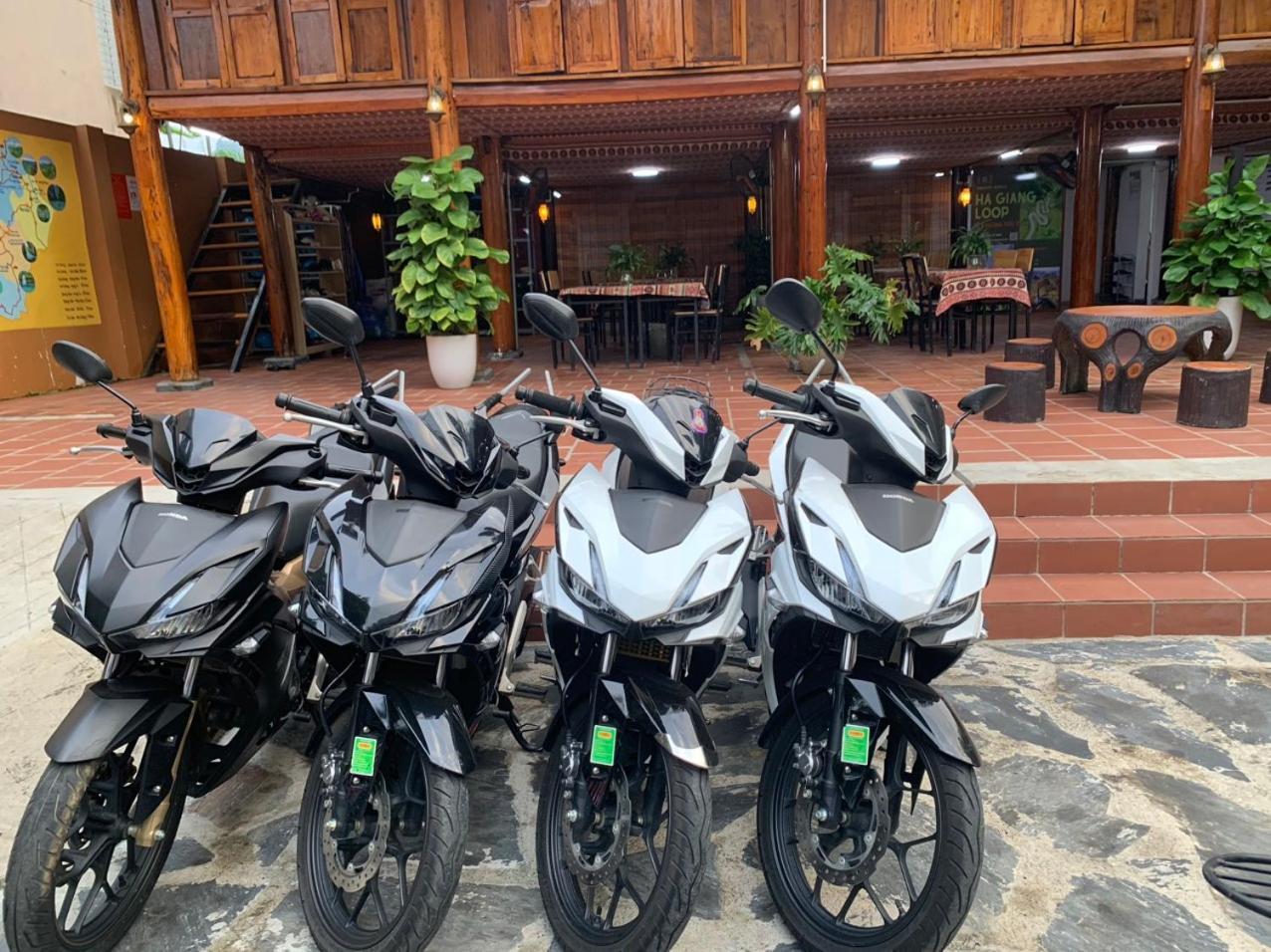Odyssey Hostel, Tours & Motorbikes Rental Hà Giang Zewnętrze zdjęcie