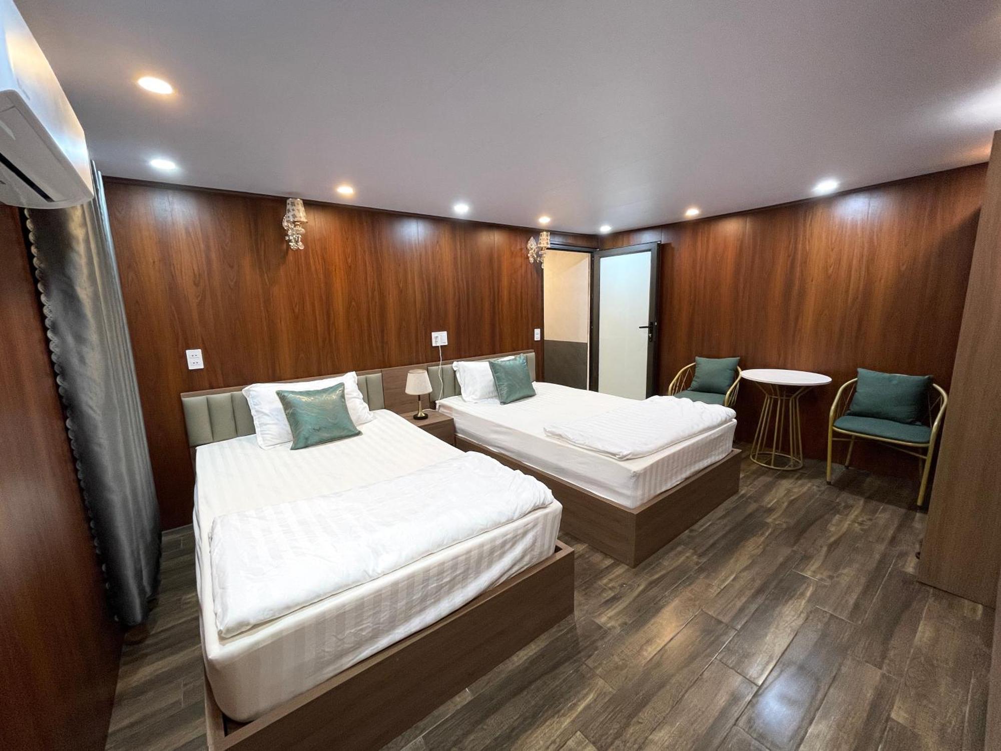 Odyssey Hostel, Tours & Motorbikes Rental Hà Giang Zewnętrze zdjęcie