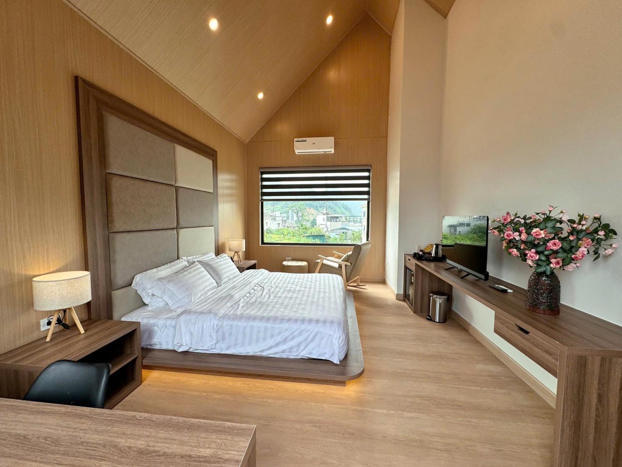 Odyssey Hostel, Tours & Motorbikes Rental Hà Giang Zewnętrze zdjęcie