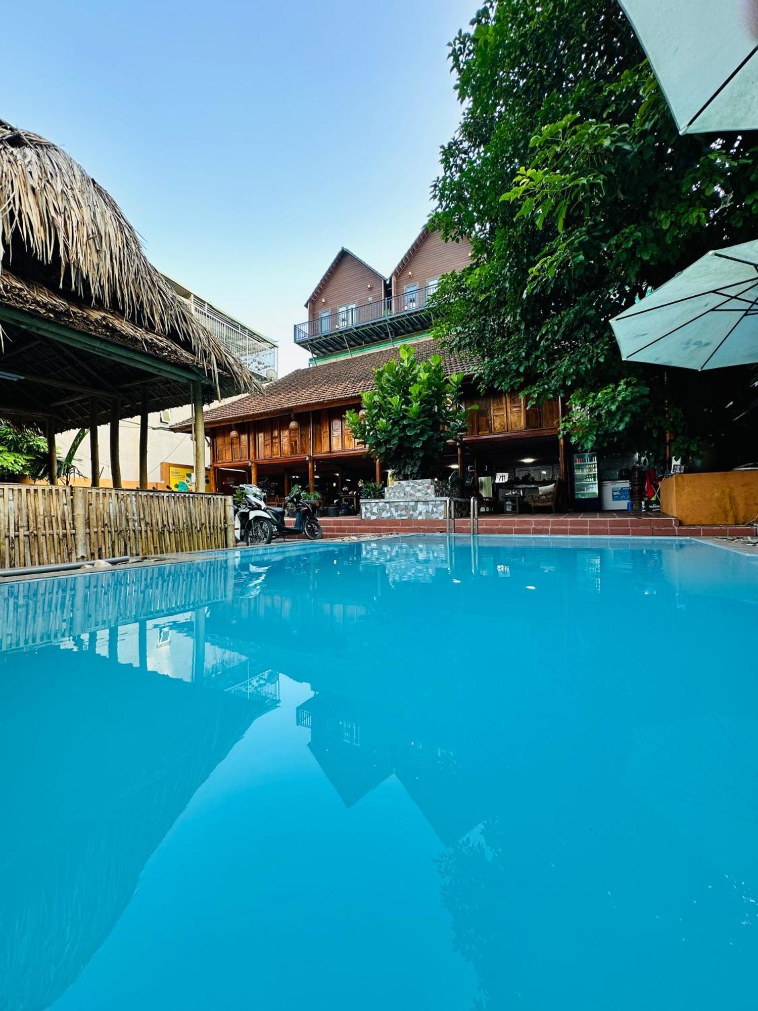 Odyssey Hostel, Tours & Motorbikes Rental Hà Giang Zewnętrze zdjęcie