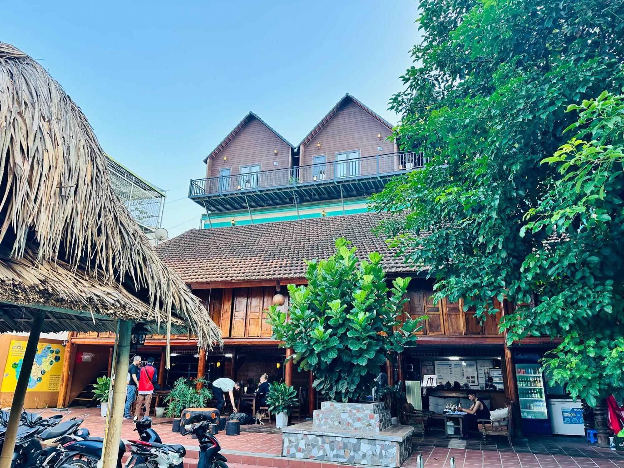 Odyssey Hostel, Tours & Motorbikes Rental Hà Giang Zewnętrze zdjęcie